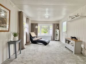 Lounge- click for photo gallery